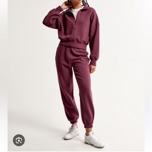 Abercrombie & Fitch Essential Sunday Half Zip and Jogger set